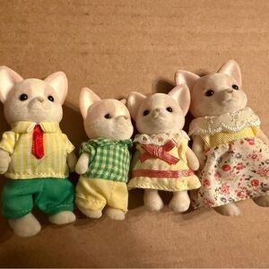Sylvanian Families Chihuahua Family Dolls - Yellow & Green Outfits